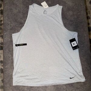 Nike Woman’s Gray Tank Top Size XXL